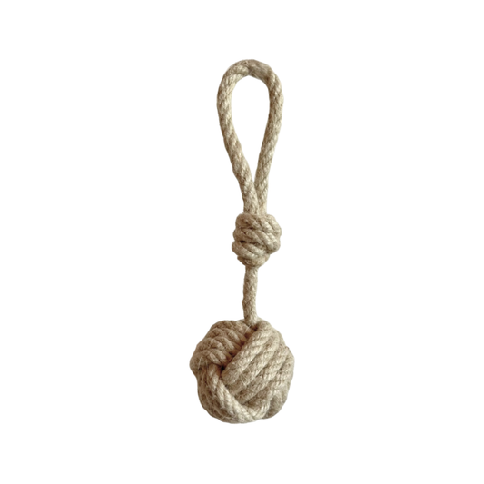 Pomme de touline en chanvre, objet déco et design intérieur tendance, accessoire artisanal inspiré de l’univers marin, décoration maison élégante et épurée, accessoire de porte, élément décoratif pour intérieur moderne, ambiance marine chic et contemporaine, accessoire lifestyle pour bureau, salon, chambre, salle de bain ou cuisine, style minimaliste et décoratif, objet décoratif en corde fait main, touche tendance et design pour intérieur